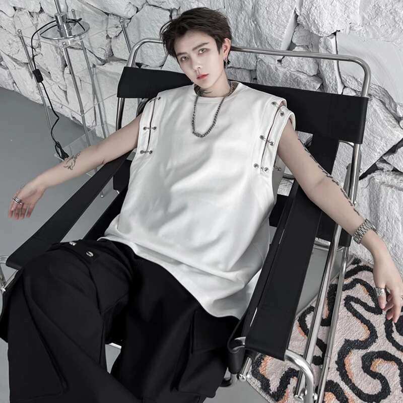 Stylish High Street Original Sleeveless T-Shirts Men's Summer New Trendy Metal Buckle Decorate Male Vets Tops