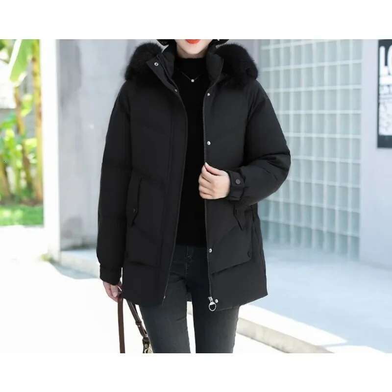 New Winter Women's Thickened Warm White Duck Down Jackets, With Fur Collars And Hoods, Mid-Long Coat Styles.