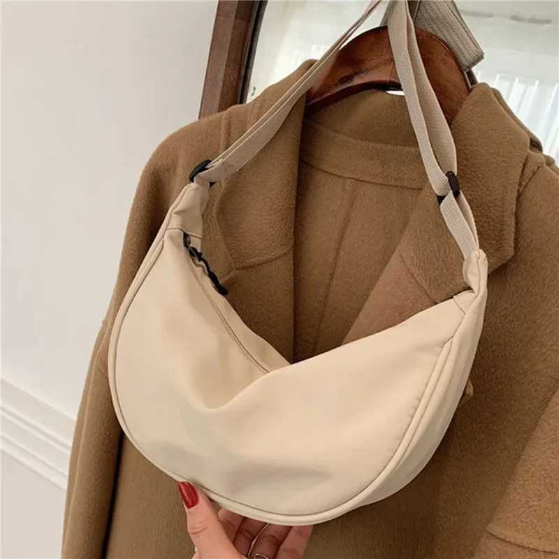 Womens Crossbody Dumpling Shape Lightweight Underarm Knapsack Nyl Large Capacity Smooth Zipper Females e Shoulder BagXJ250108