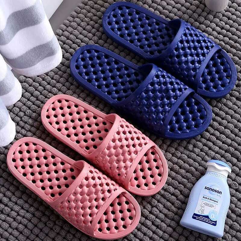 New Arrival Mens Bathroom Non slip Slippers Bathroom Slippers Indoor Summer Soft and Comfortable Couple Family Flat Shoes Hotel Sandals T250108