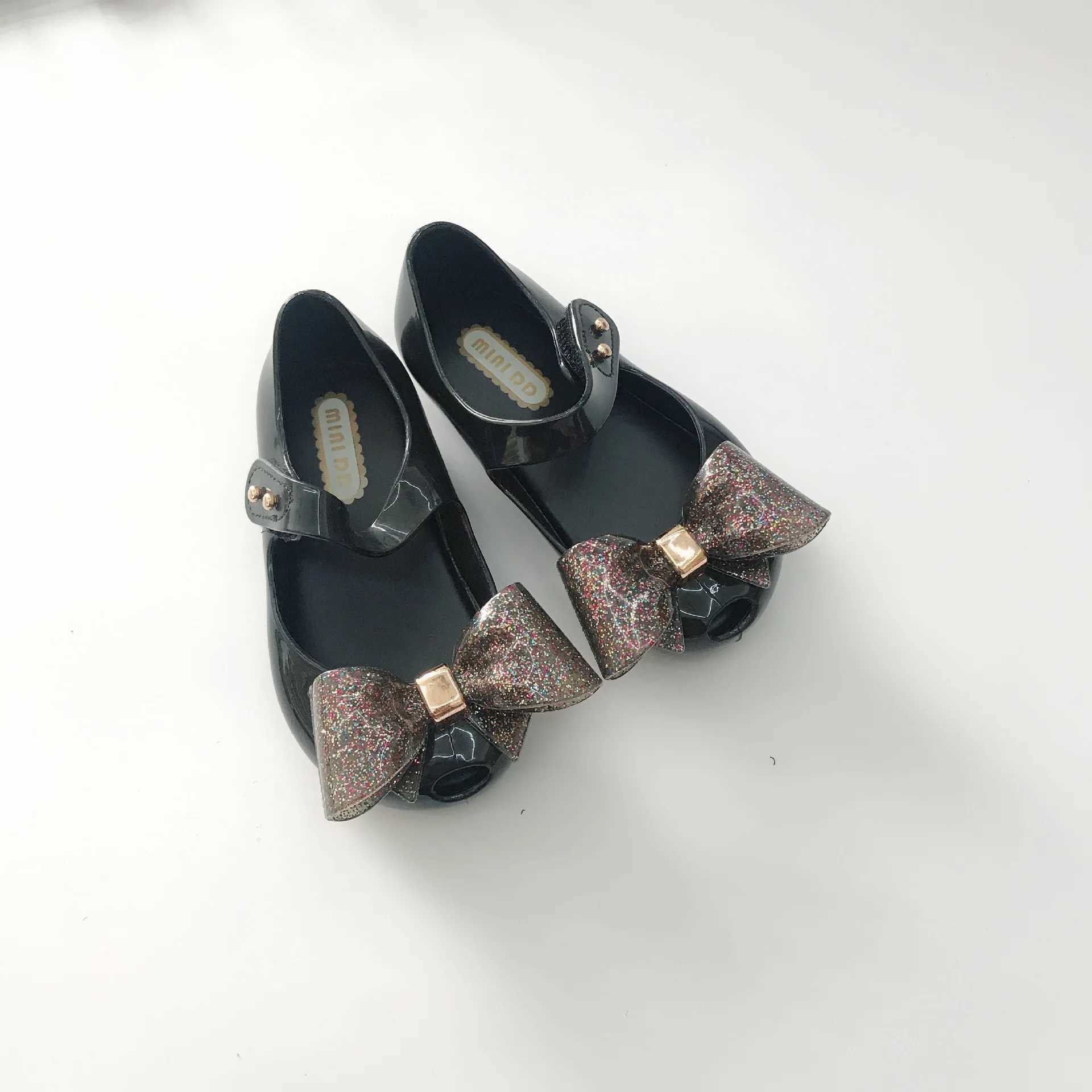Mini DD 2024 New Girl Jelly Sandals Bow Classic Summer Sandals Retro Childrens Cute Sandals Beach Shoes Childrens Shoes SH19100 W250108
