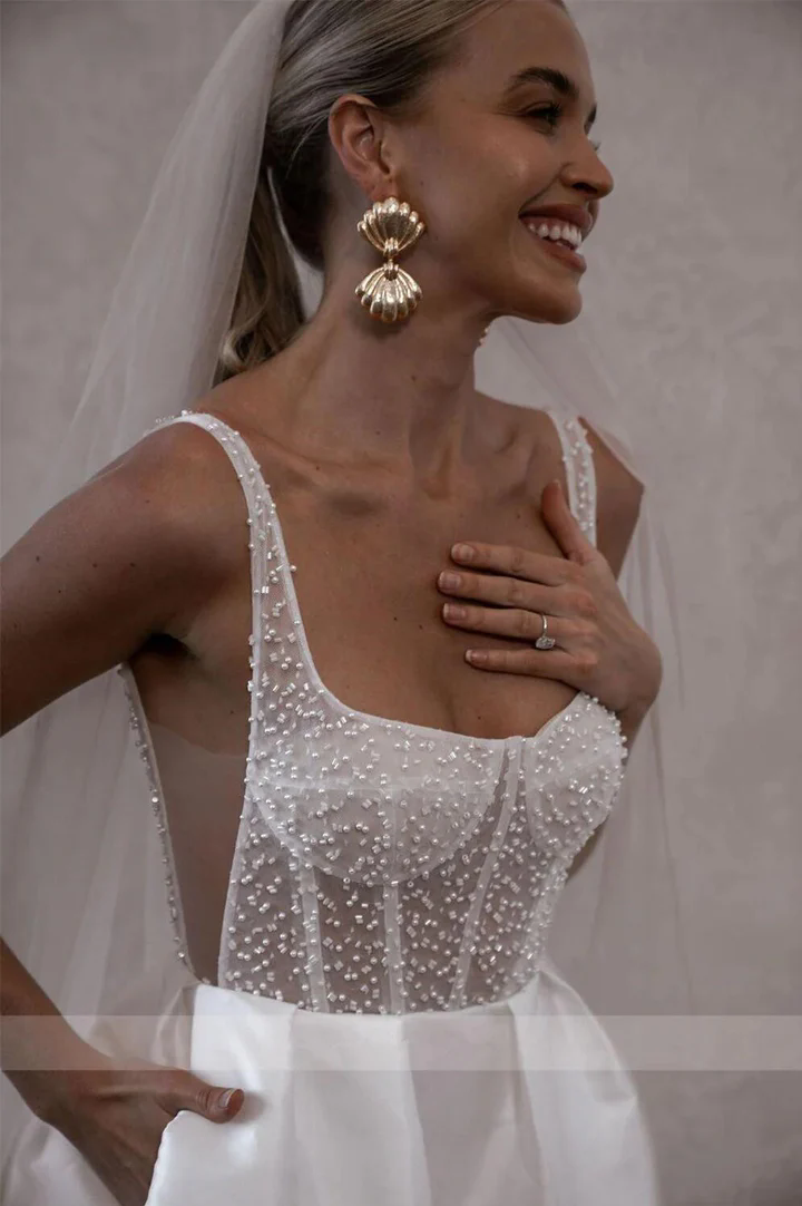 Elegant Beading Short Wedding Dress Women V Neck Pleat Sleeveless Backless Sequins Simple Bridal Gown Above Knee Vestido De Noiva