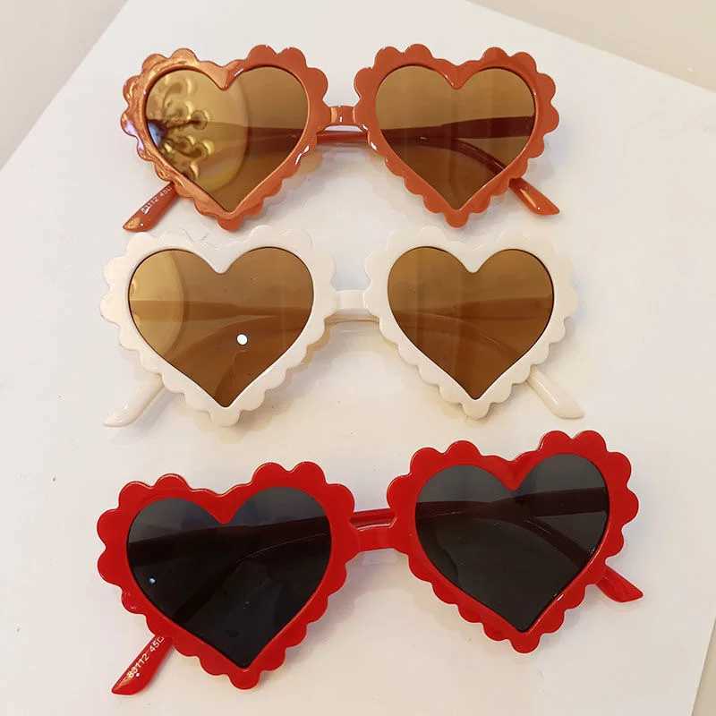 New childrens large frame heart-shaped sunglasses for girls fashionable sunglasses cute baby outdoor sunglasses UV400 Oculos De Sol W250109