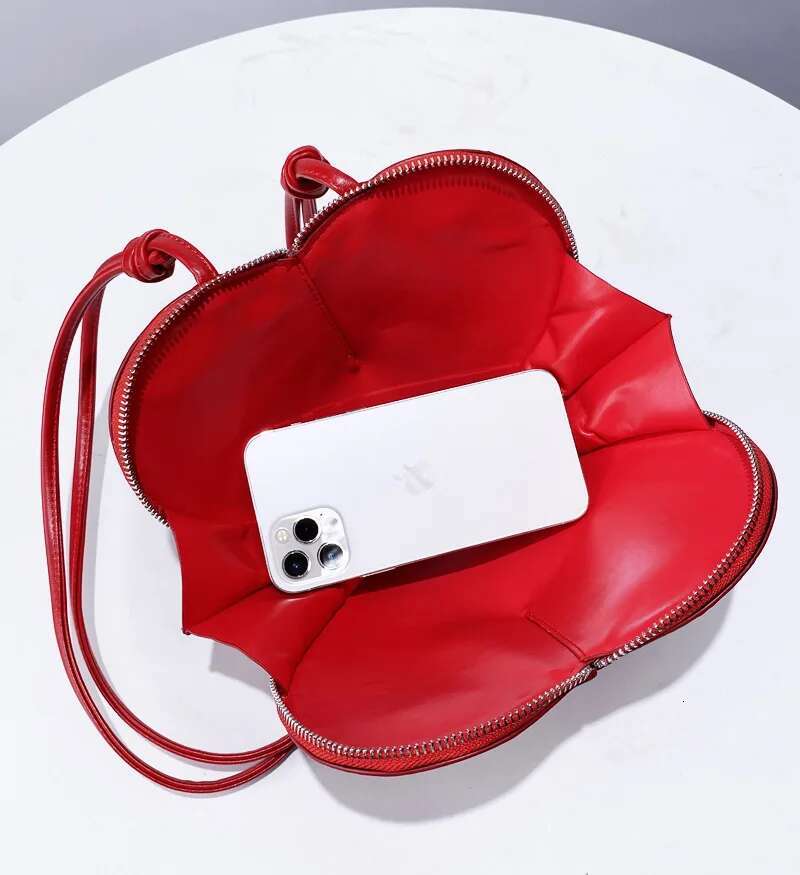 2025 New Classic European And American Fashion Heart Box Niche Design Style Textured Shoulder Crossbody Bag