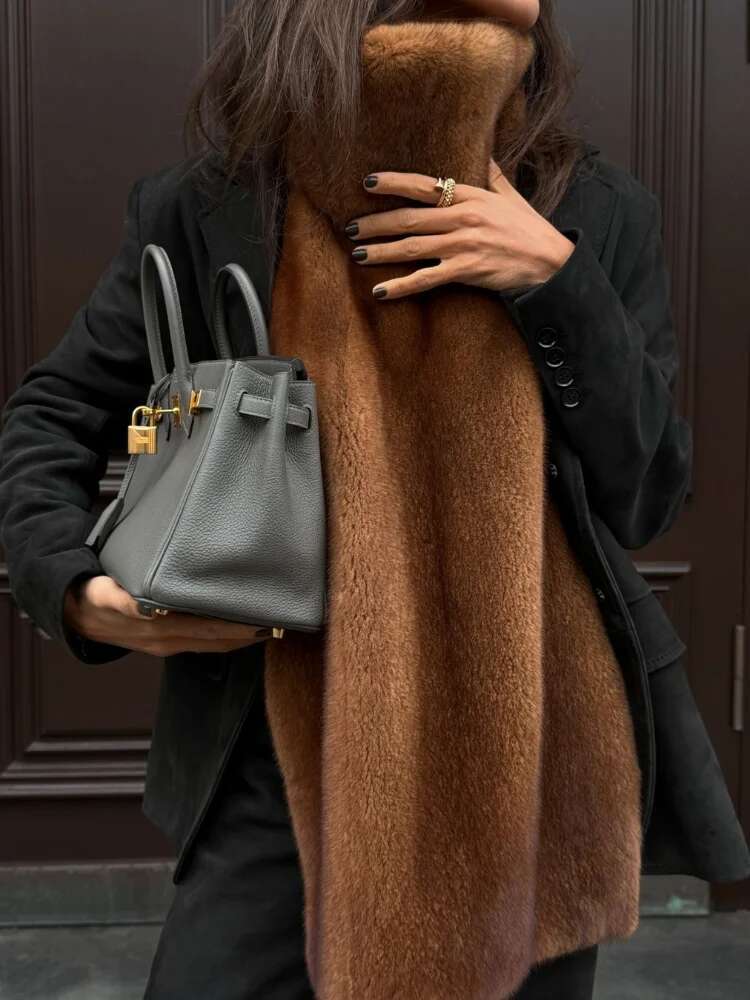 Turtleneck Furry Fur Sleeveless Waistcoats Fashion Women Warm Thicken Vest 2025 Lady Uries New Winter Street Party Outerwears