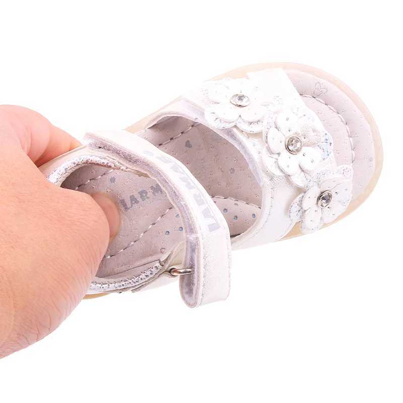 2023 Summer Girls Childrens Sandals Baby Sandals Soft Leather Flower Princess Girls Shoes Childrens Beach Sandals Childrens Shoes W250108