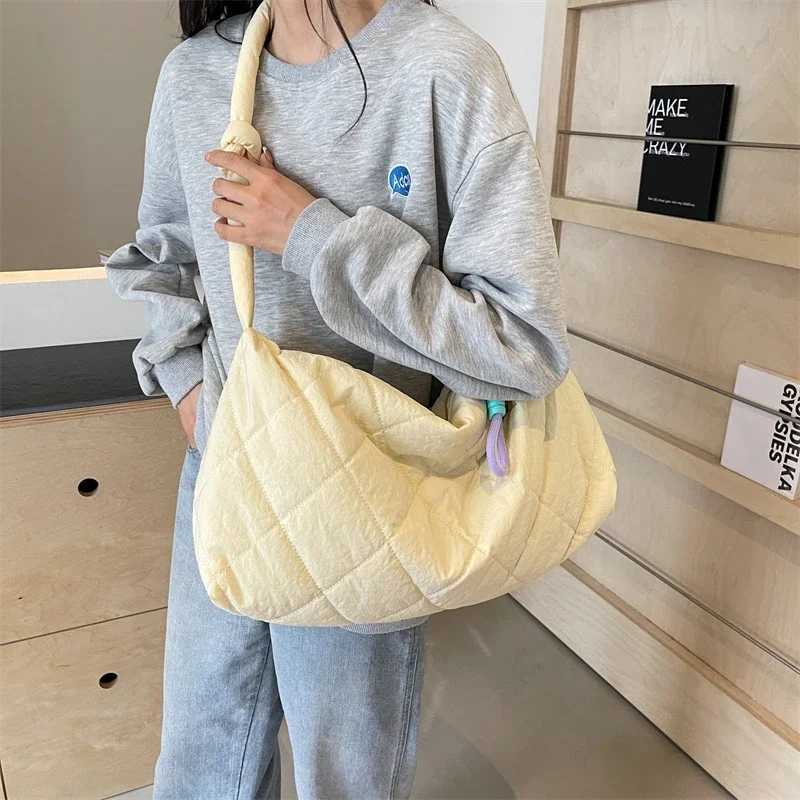 Nyl High Capacity Casual Tote Commuting Interior Compartment Womens Bags Sale 2024 Fi New Zipper Solid Shoulder BagsXJ250108