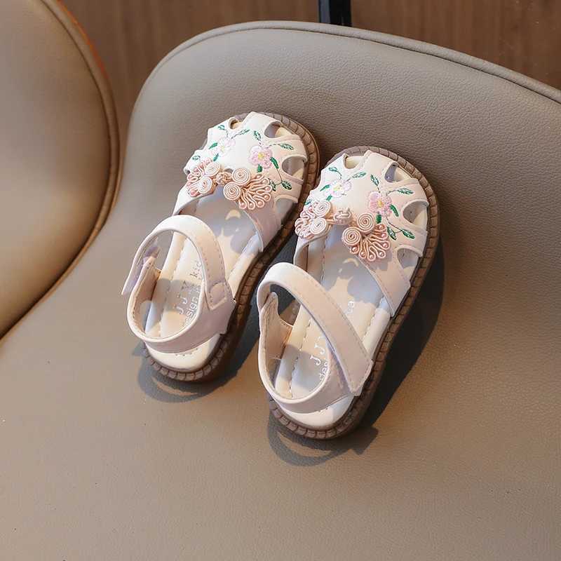 Girls Sandals 2024 Summer New Style Baby Head Shoes Childrens Soft Bottom Fashion Princess Shoes China Sled Embroidery Trend 2507 W250108