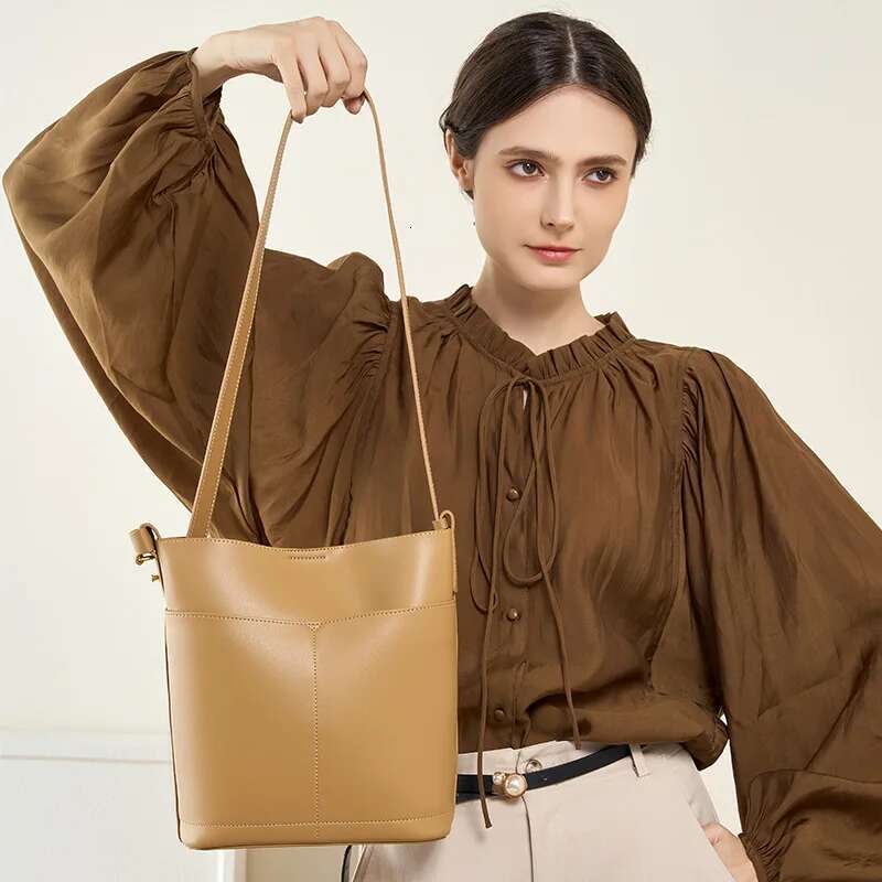 Bucket Female Large Capacity 2025 Leather Fashion All-In-One Atmosphere Work Armpit Crossbody Designer Bag