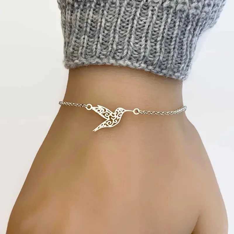 Delicate Hollow Hummingbird She Charm Alloy Bracelet Simple Hand Jewelry For WomenXJ250109