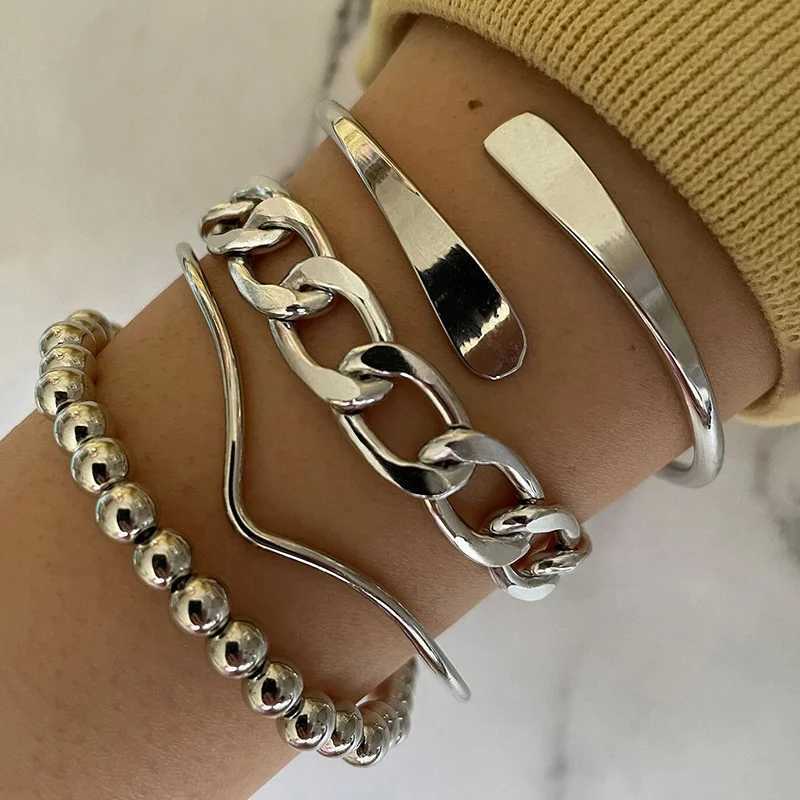4pcs Punk Cu Cuban Chain Bracelets Set for Women Simple Thick Gold Color Charm Bracelets Fashion Jewelry Accories NewXJ250109