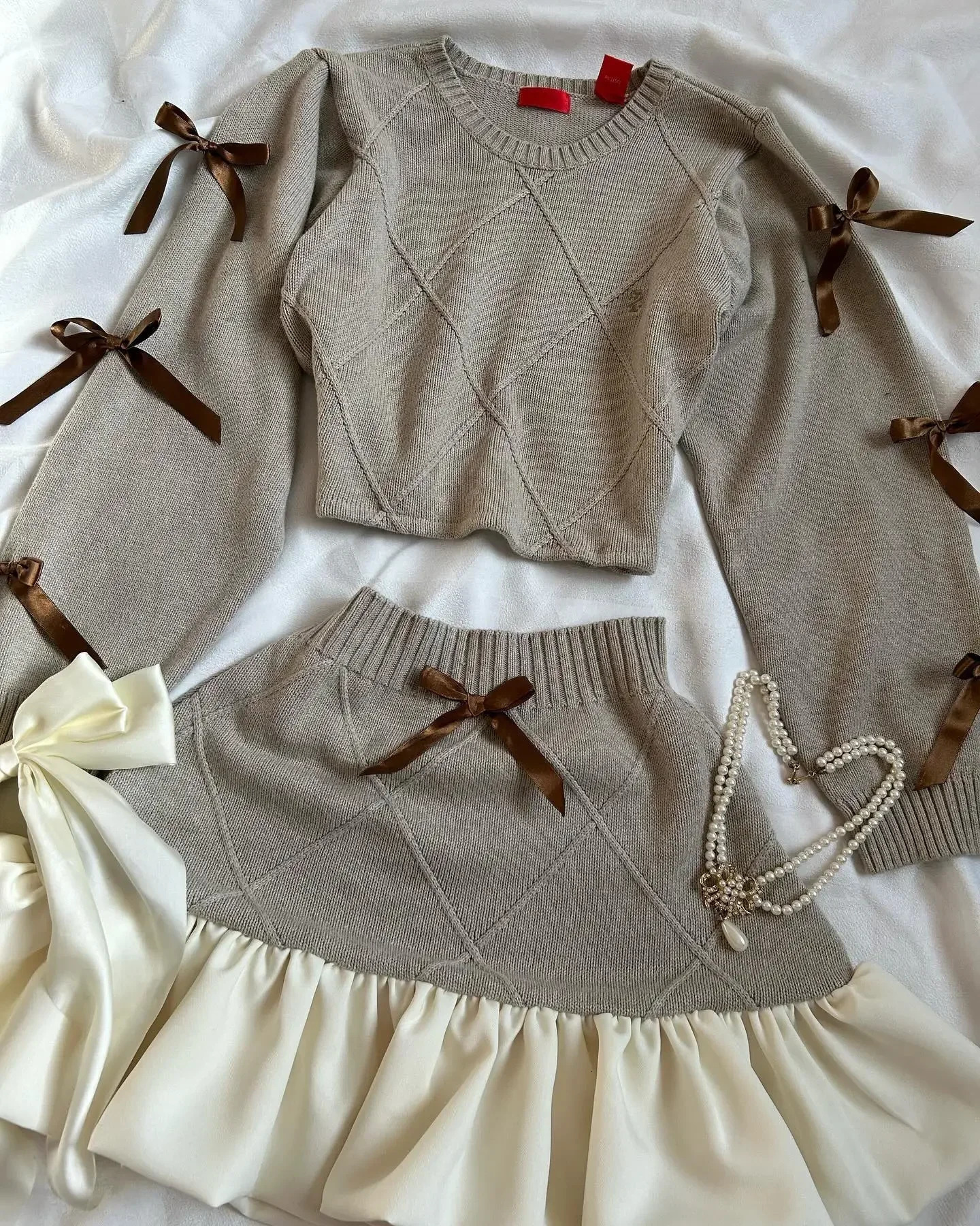 Y2K Knitted Splicing Short Skirt Two Piece Set Women Knitted Long Sleeved Sweater Cute Bow Mini Pleated Skirt Autumn Winter Suit 241225