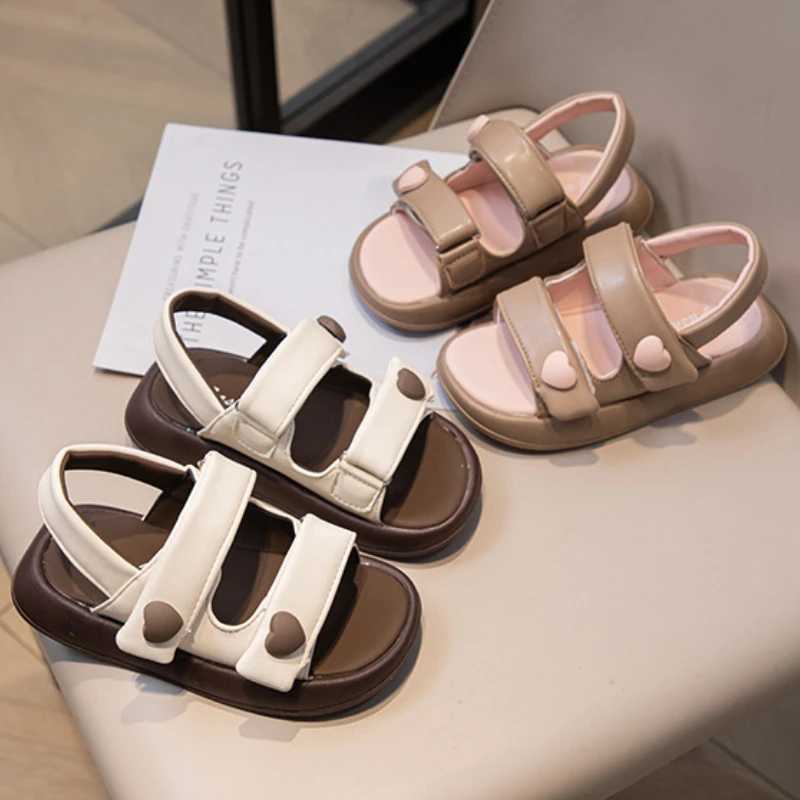 Fashionable girls shoes new summer Versatilekid sandals comfortable and non slip thick soled princess shoes soft cute and beautiful childrens beach sh