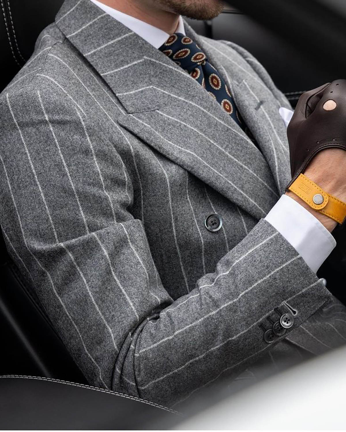 Modern Men Suits Pinstripe Flannel 2 Piece Sets Jacket Pants Peaked Lapel Wedding Tuxedos Double Breasted Fashion Suit For Groom Wear Customized