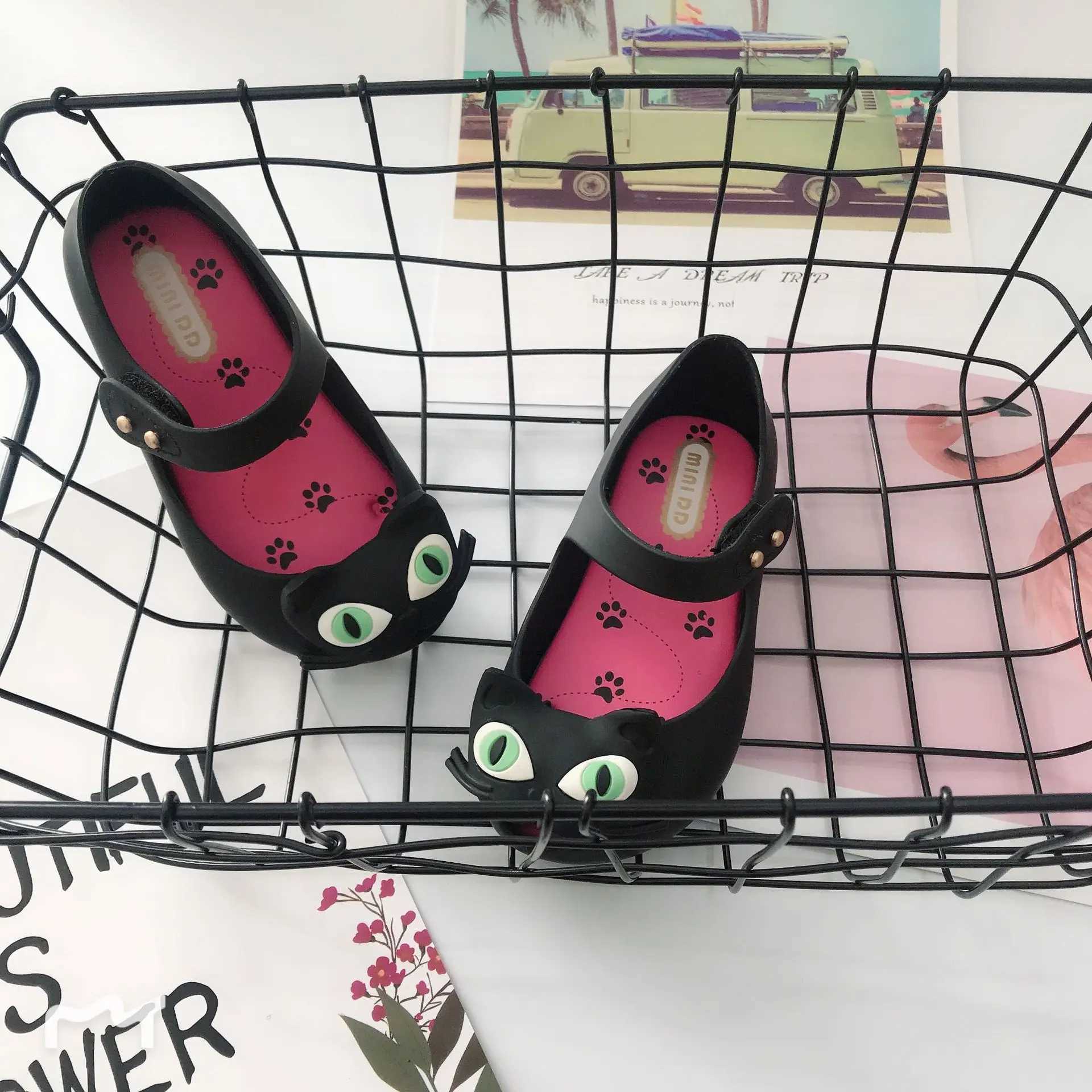 New girl princess shoes childrens cat jelly shoes childrens mini DD cute cat flat sandals comfortable sandals DD004 W250108
