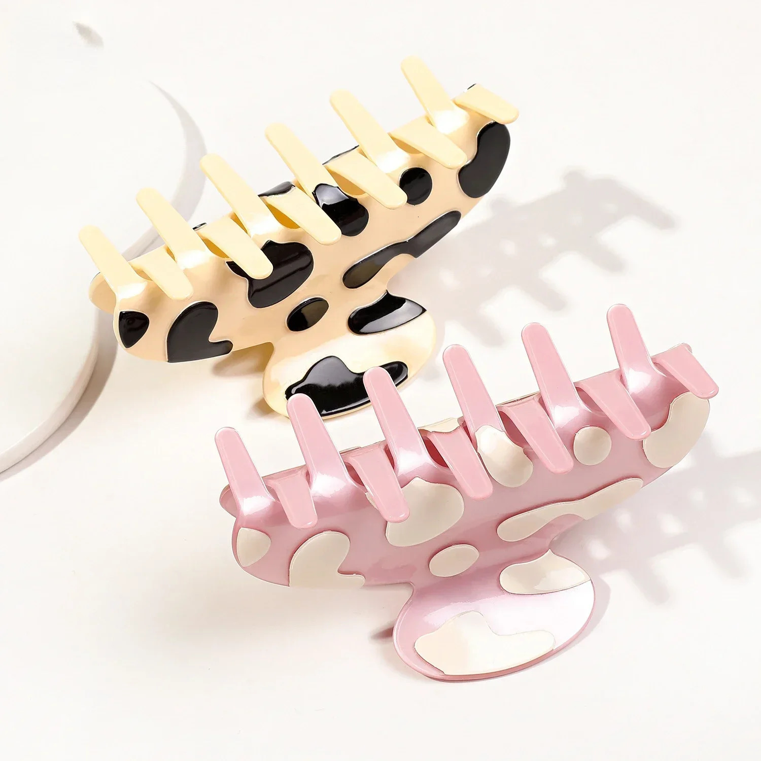 Cow Pattern Cute Hair Clip Fashionable Semi-circle Womens Back Head Clip Shark Clip Festival Girls Hair Accessory Gift 250103