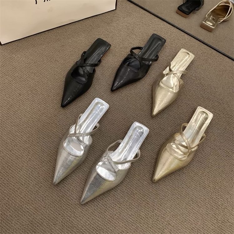 Women Slippers Fashion Flat Bottom Outdoor Wear Pointed Toe Design Sense Triple Black Gold Silver Free shipping