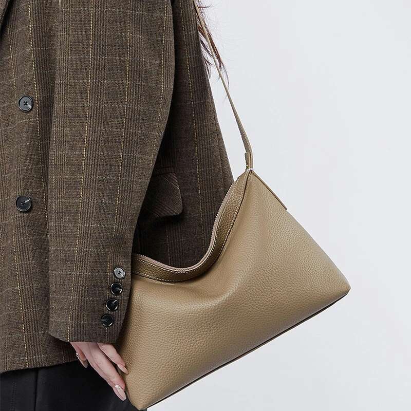 New 2025 Women Messenger Soft Leather Fashion Girl Handbags Designer Shoulder Large Capacity Hobo Bag For Female