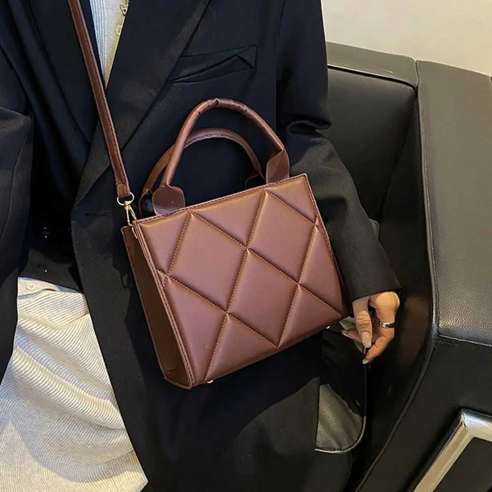 Women Shoulder Bag Trendy PU Leather Shoulder Crossbody Bags Messenger Bags Fi Ladies Handbags Solid Color Top Handle BagXJ250108