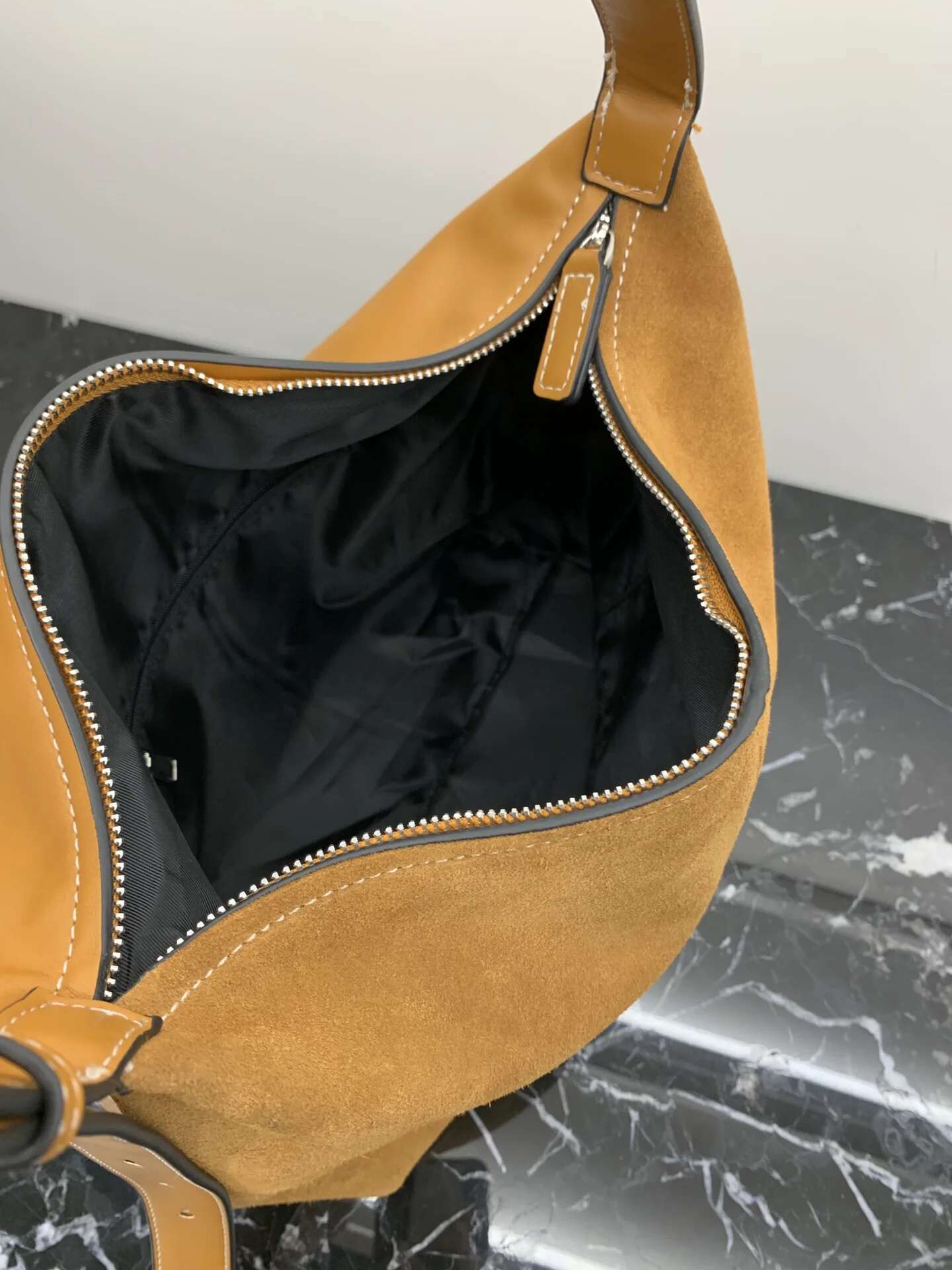 2024 New Designer Retro Genuine Leather Diagonal Underarm Suede Dumpg Commuting Versatile Women's Bag Hand Bag
