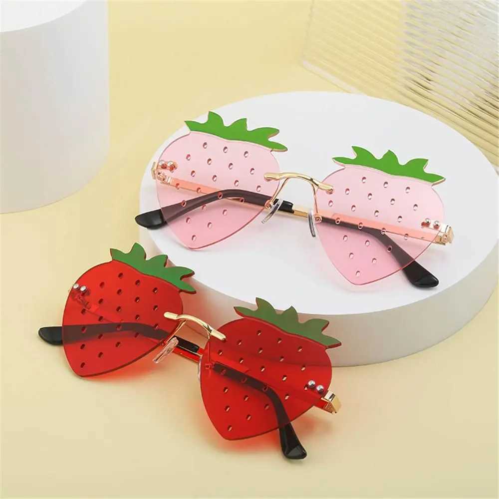Interesting Strberry Glasses Christmas Decorative Glasses Par Glasses Sunglasses Fashion Strberry Shape Borderless Sunglasses W250109