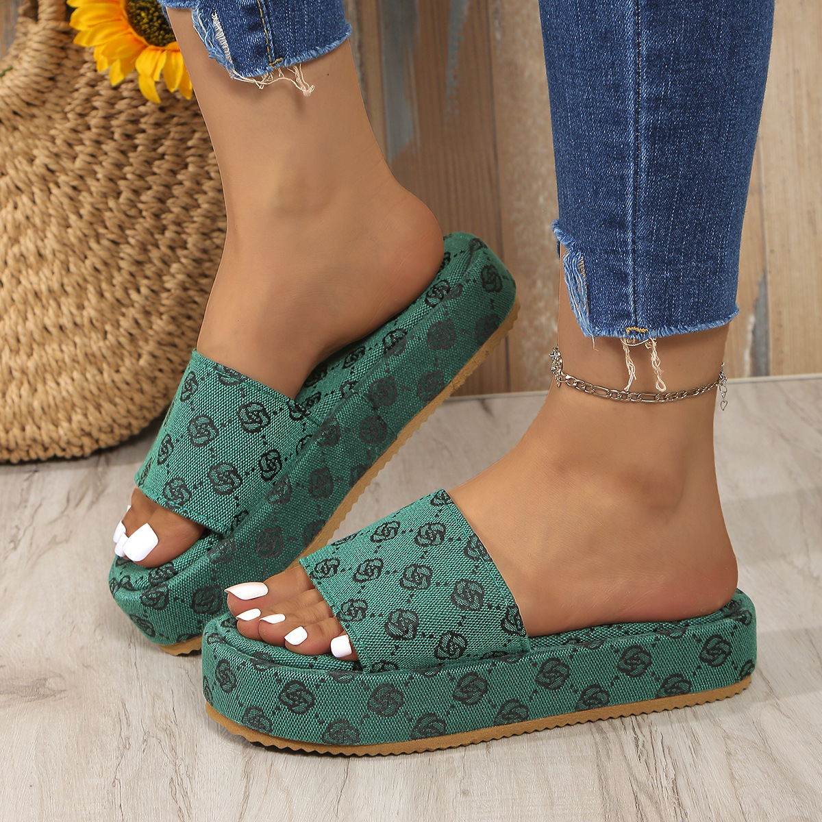 Free Shipping slides designer Slippers for womans sandals fashion summer Platform flower slipper outdoor Indoor shoes women