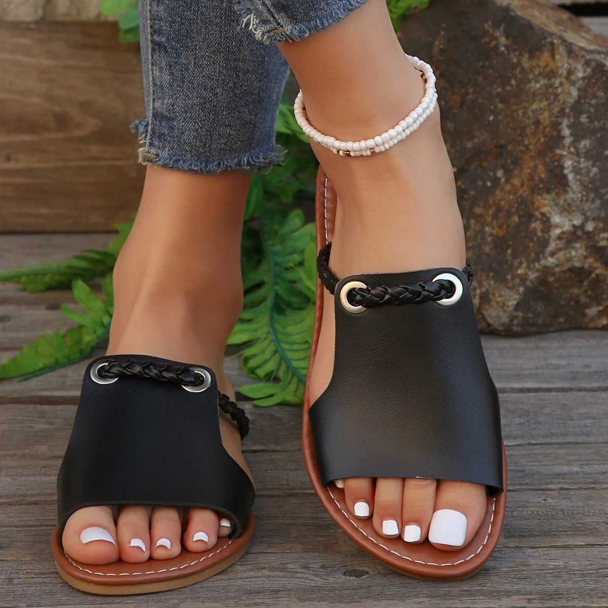 New womens leather flip slippers womens summer brand fashion apartment sandals designer sandals plus size 43 M250422