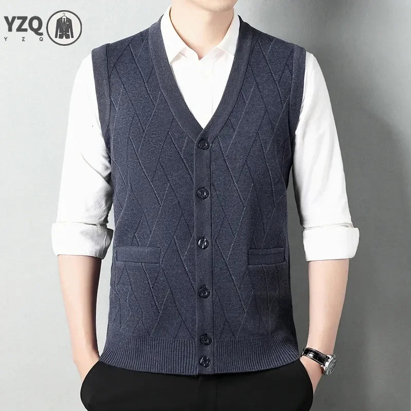 Mens Thickened Casual Sweater Tank Top Autumn and Winter Warm Cardigan 250107