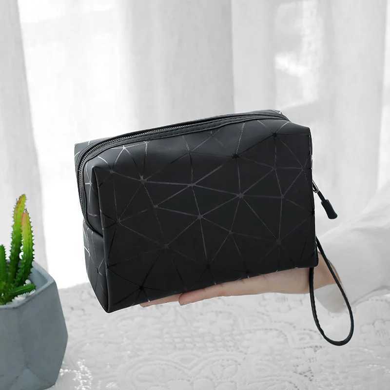 PU Fashion Womens Toilet Bag Korean Cosmetics Storage Organizer Laundry Bag Womens Travel Cosmetics Shell Bag W250109