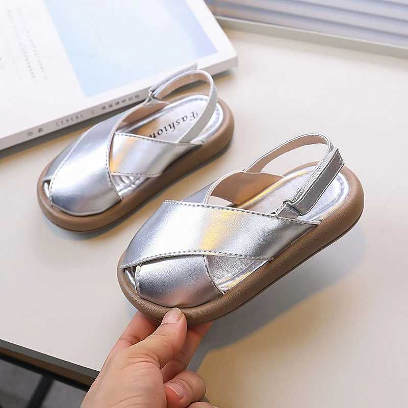 Girls and Childrens Sandals Summer Solid Color Cool Skating Shoes Fashion Waist Childrens Soft Bottom Cross Lace Beach Sandals Upper W250108
