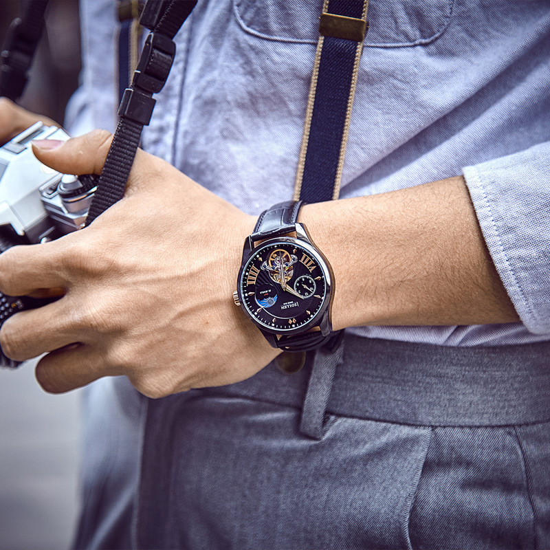 Men's Automatic Mechanical Watch with Skeleton Dial and Leather Strap