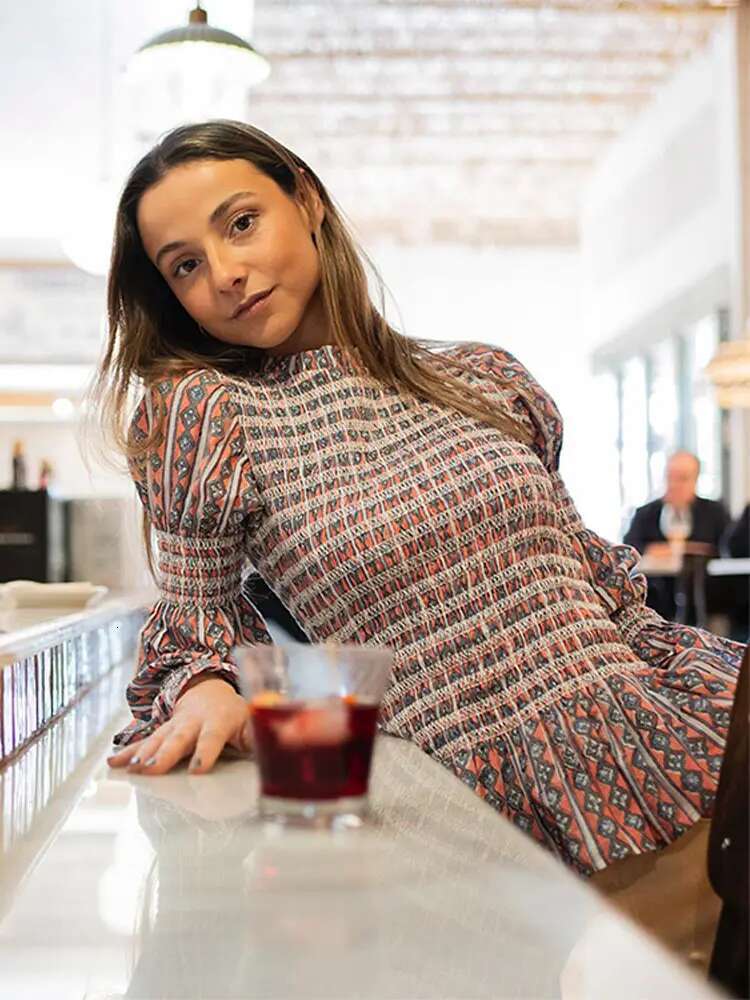 New Spring Retro Slim Fit Plaid Pleated Top Fashion Woman Round Neck Bubble Sleeves Fluffy Tops 2025 Chic Lady Streetwear