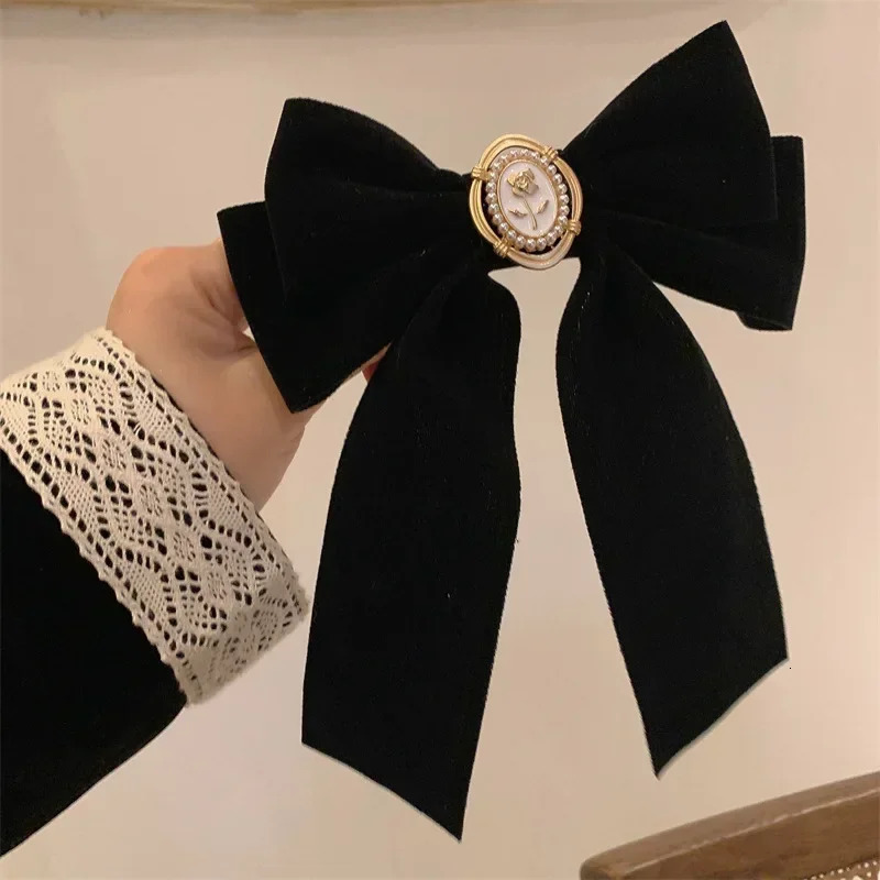 Fashion tail Barrette Heawear Accessories Black Velvet Bow Hair Pins Elegant Fabric Alloy Roses Clips for Women 241228