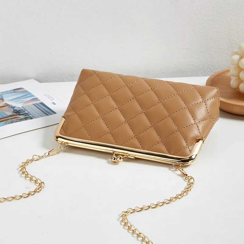 Womens Bag New Trend Fi Versatile Lingge Embroidery Clip Chain Strap Crossbody Phe Bag Small Square BagXJ250108