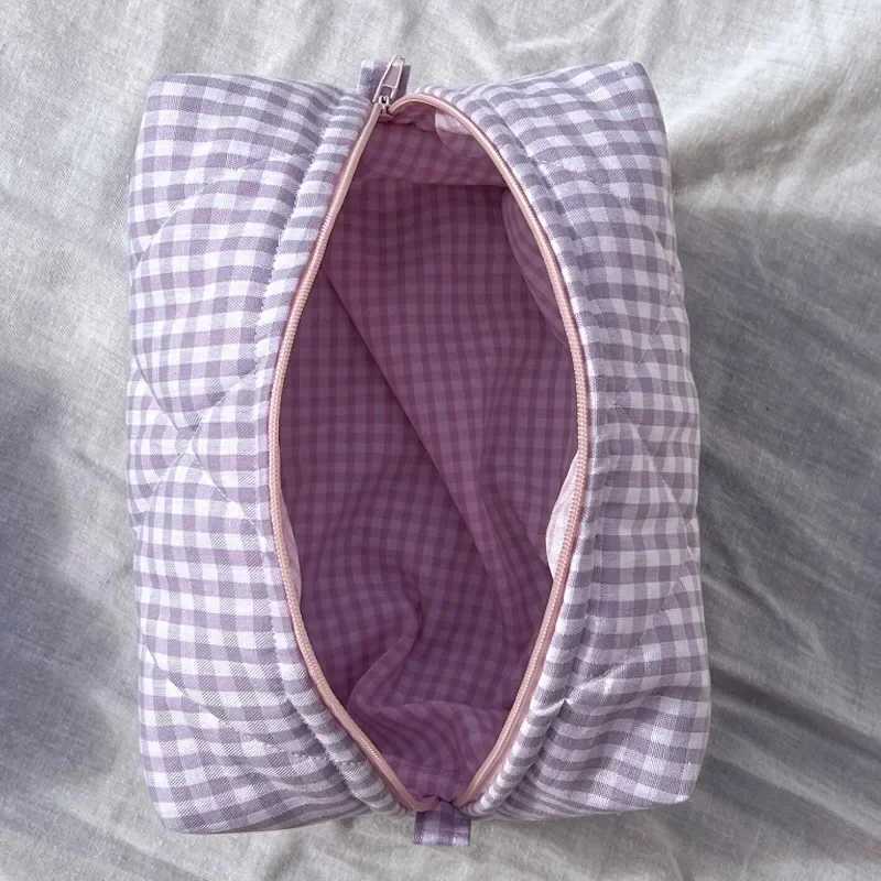 Fashionable checkered floral makeup bag large capacity portable cosmetic storage bag cotton quilt mattress makeup bag W250109