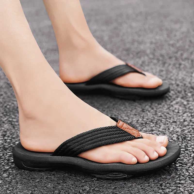 New Arrival Mens flip cover summer beach flip cover mens casual breathable thick beach mens slide cover outdoor slide cover Zapatillas Hombre T250108