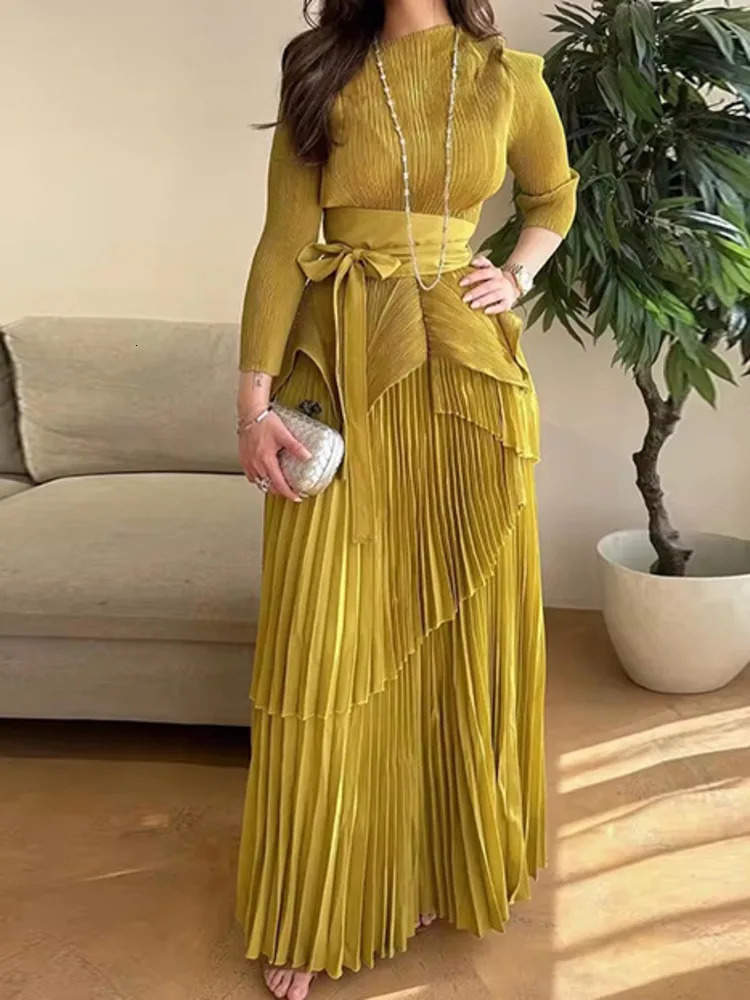 GVUW Pleated Fashion Party 2 Piece Set Women Round Neck Irregular Belt Gathered Waist Solid Color Long Skirts 2025 32C1114 250109
