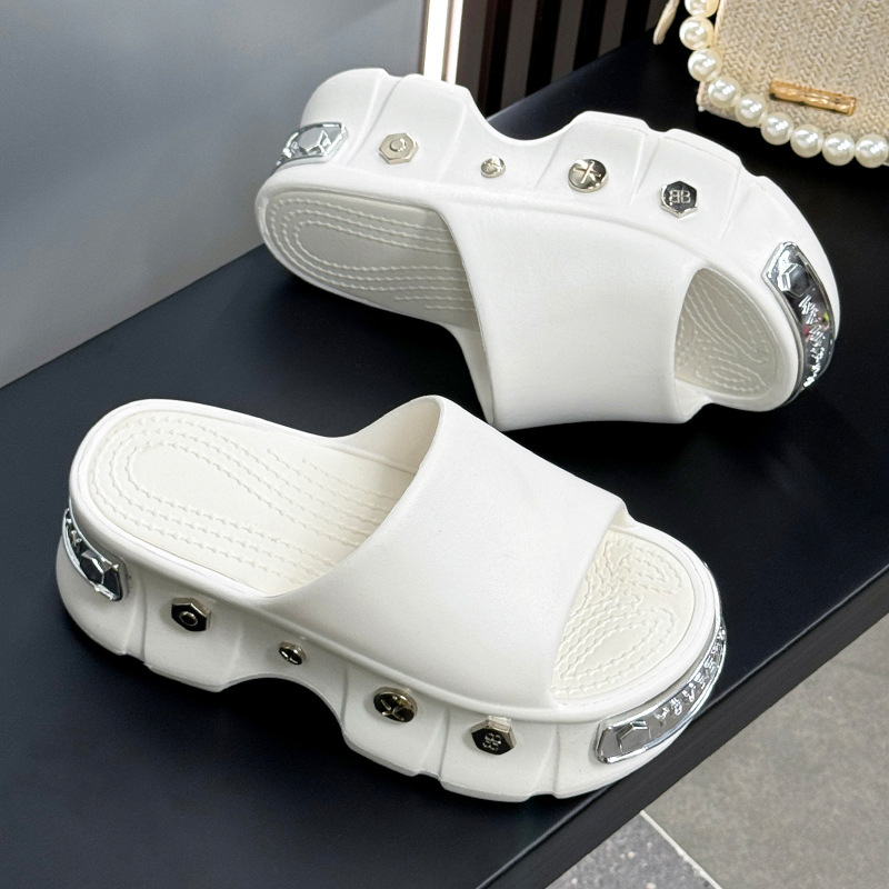 Free Shipping 2025 new slides designer Slippers womans sandals Platform Thick soled rivet shoes Indoor home outdoor women 4a50 7d5d bfd
