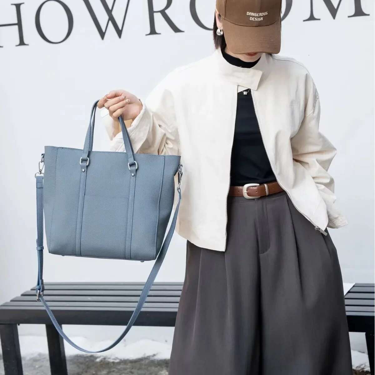 2025 New Fashion Soft Leather Casual Women's Handbag Shoulder Crossbody Bag Large Capacity Bucket Designer U