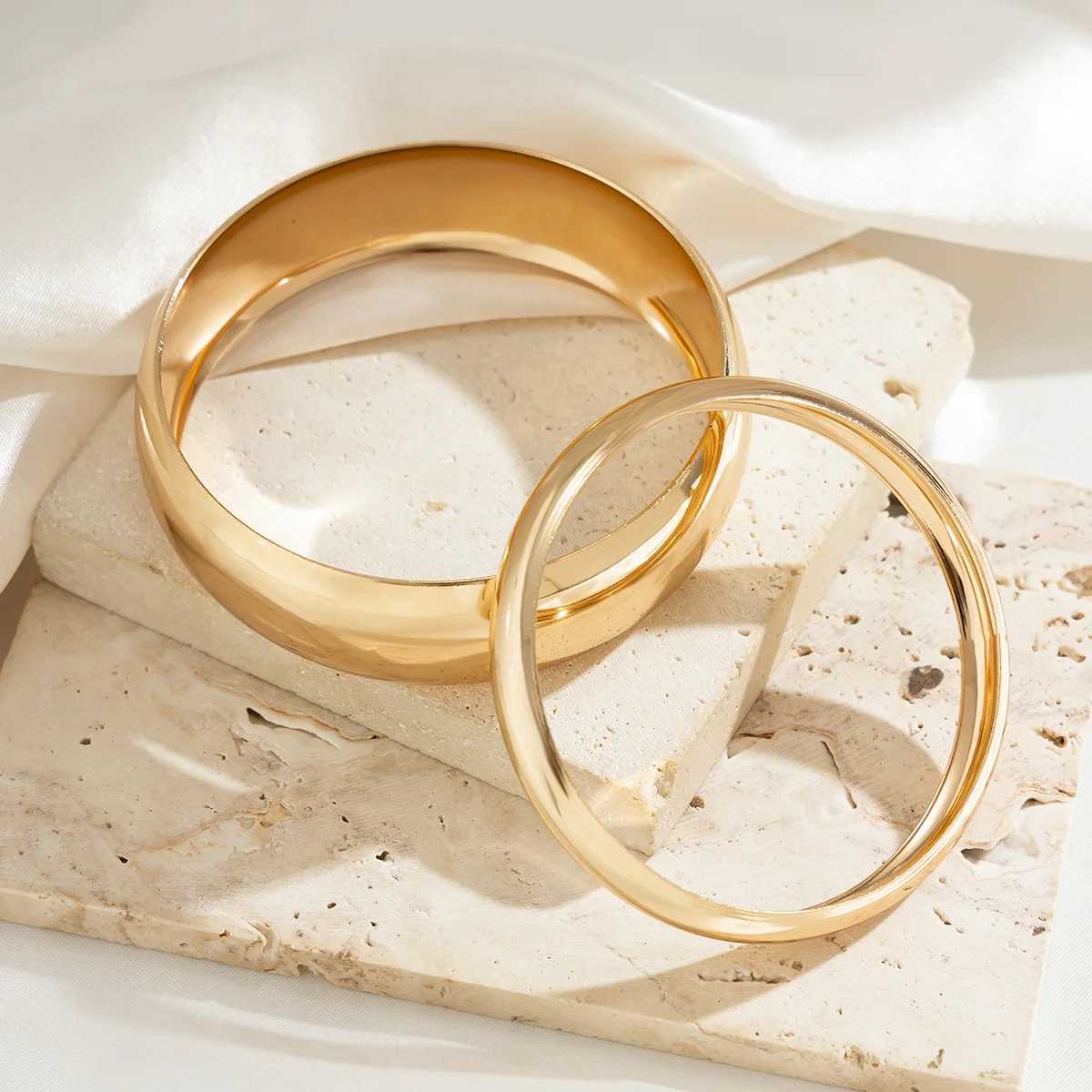 2Pcs/Set Exaggerated Punk Classic Gold Color Wide Bangles for Women Heavy Metal Big Bracelet Luxury Wedding Jewelry AccoriesXJ250109