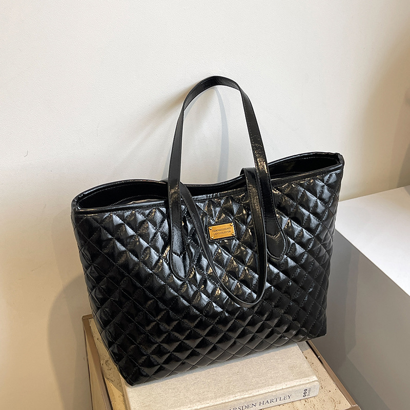 2025 Designer Women High-end 3 Shoulder Handbag Large Capacity Commuter Bag Ladies Fashion Triple Black Brown Coffee Red Free shipping