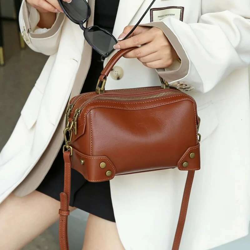 2025 Soft Crossbody Fashion Leather Female Baotou Layer Cowhide Portable Designer Bag
