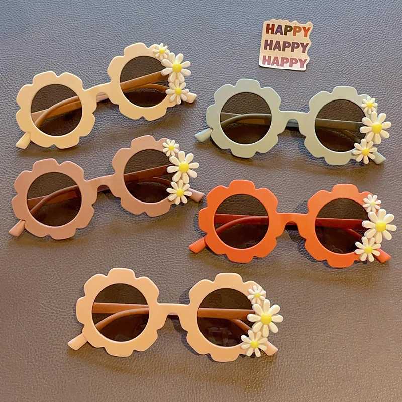 New Childrens Colorful Retro Daisy Sunglasses UV400 Girls and Boys Fashion Protective Sunglasses Childrens Sunglasses W250109