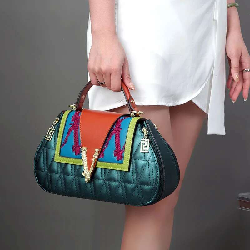 Women's With V Ladies Leather Handbag Female Shoulder Bag Dias Crossbody Handbags Women Embroidery Bags