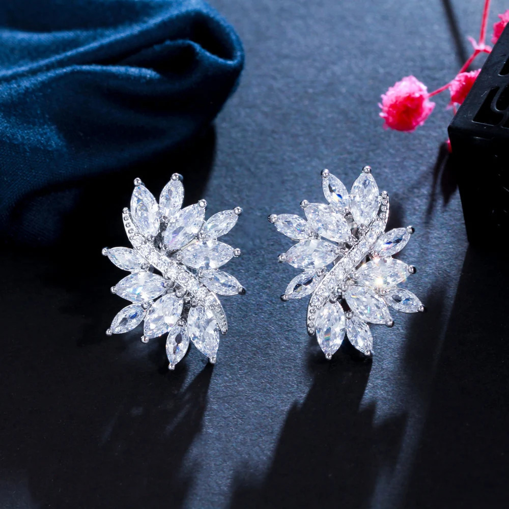 CWWZircons Classic Flower Shape CZ Stones Silver Color No Pierced Hole Ear Clip On Earrings Jewelry for Women CZ160 250103
