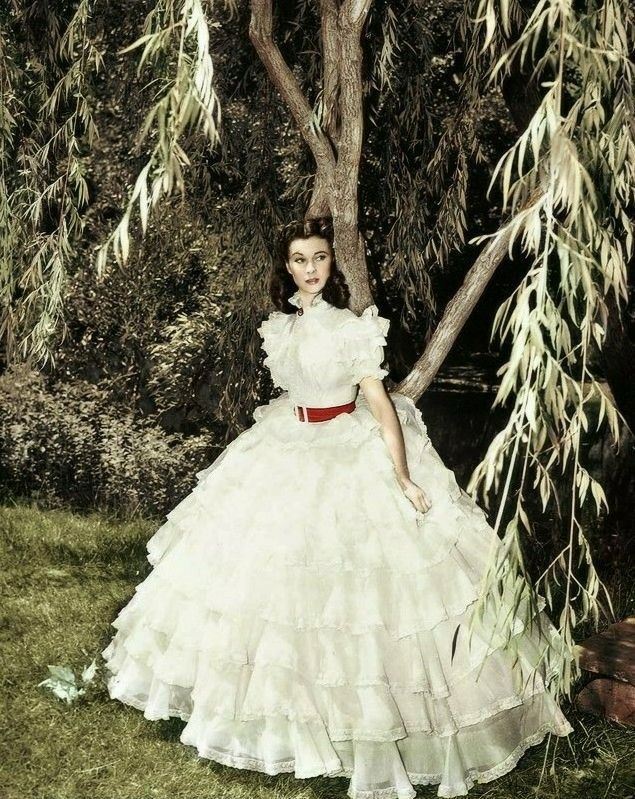 Vintage Ivory Tiered Wedding Dresses Pluffy Ball Gown Ruffles Bride Gown High Neck Floor Length Puff Short Sleeve Bridal Dress