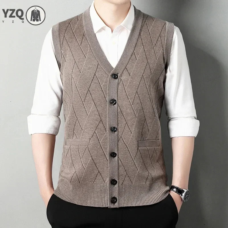 Mens Thickened Casual Sweater Tank Top Autumn and Winter Warm Cardigan 250107