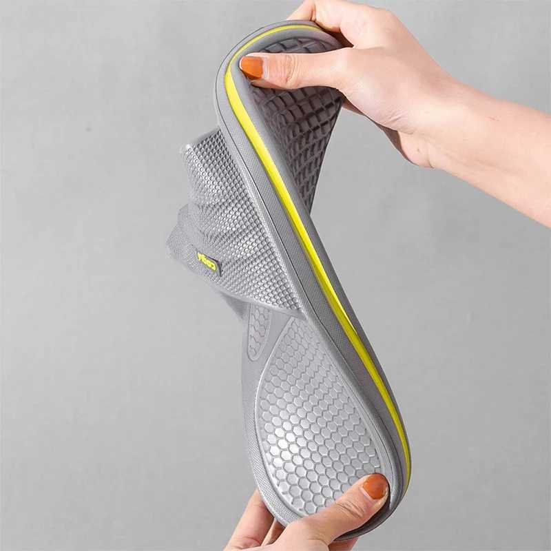 New Arrival Mens EVA non slip bathroom slippers are soft and comfortable for home use. Summer slippers are suitable for indoor bathroom use T250108