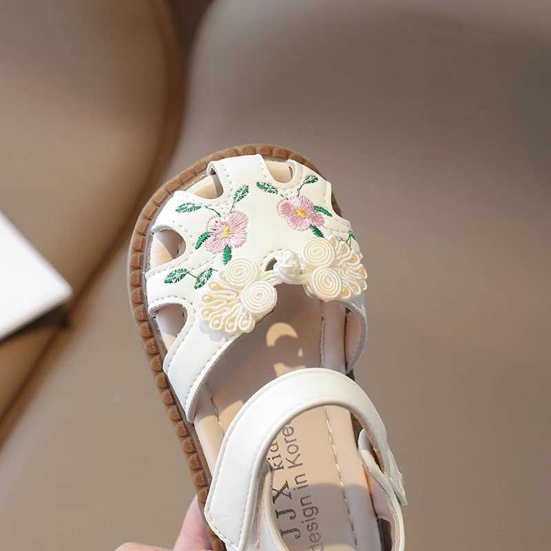 Girls Sandals 2024 Summer New Style Baby Head Shoes Childrens Soft Bottom Fashion Princess Shoes China Sled Embroidery Trend 2507 W250108