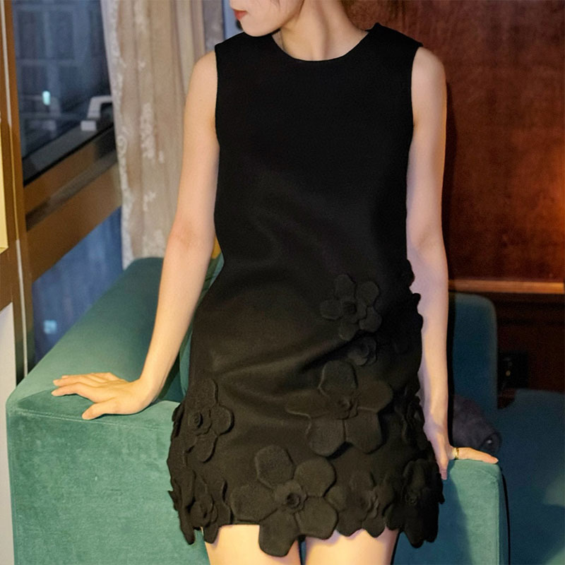 Women's Solid Handmade Flower Wool Dresses Elegant Trendy Round Neck Sleeveless Luxury Mini Straight Dress 2 Colors High Quality Designer Loose V